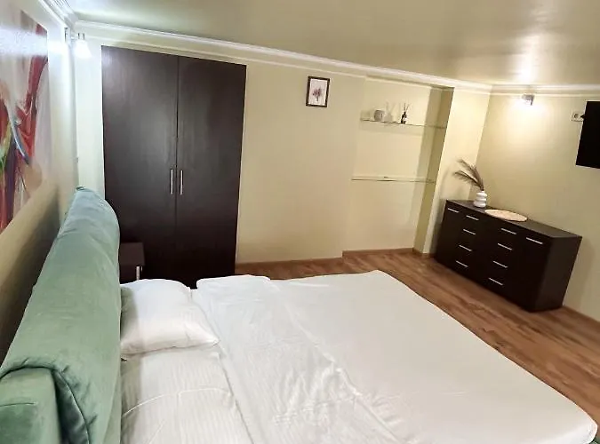 Miamo вулиця кучера 24 *